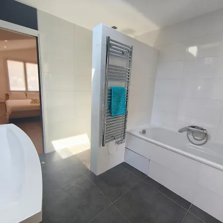 Charming And Comfortable Villa, Golf And Ocean Nearby Villa *